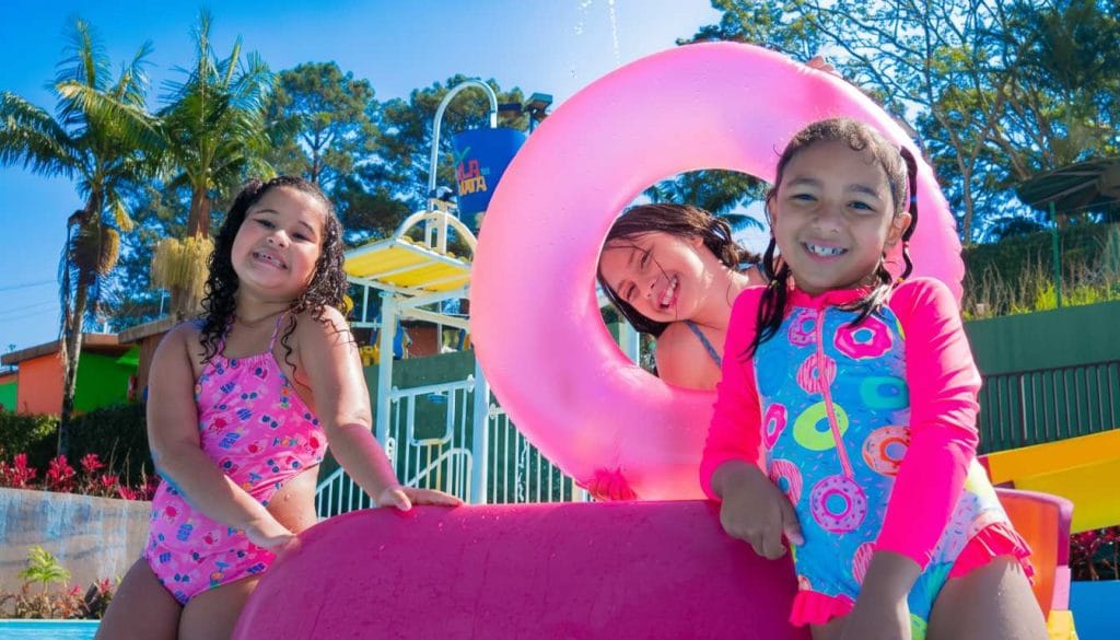 Aniversário no parque aquático: Como comemorar o dia do seu filho no Thermas da Mata